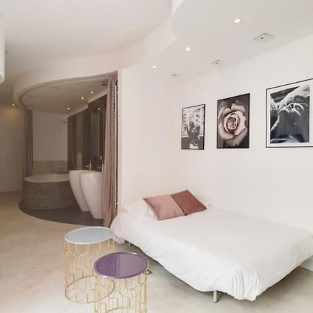 Magnifique Appartement Parisien - Marais Esterno foto